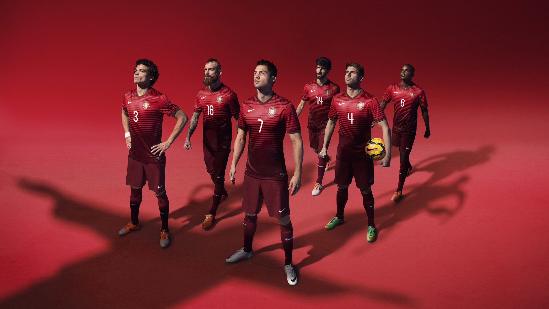 开云官方网页登录-足球产业融合创新推动行业全面发展,足球产业经济